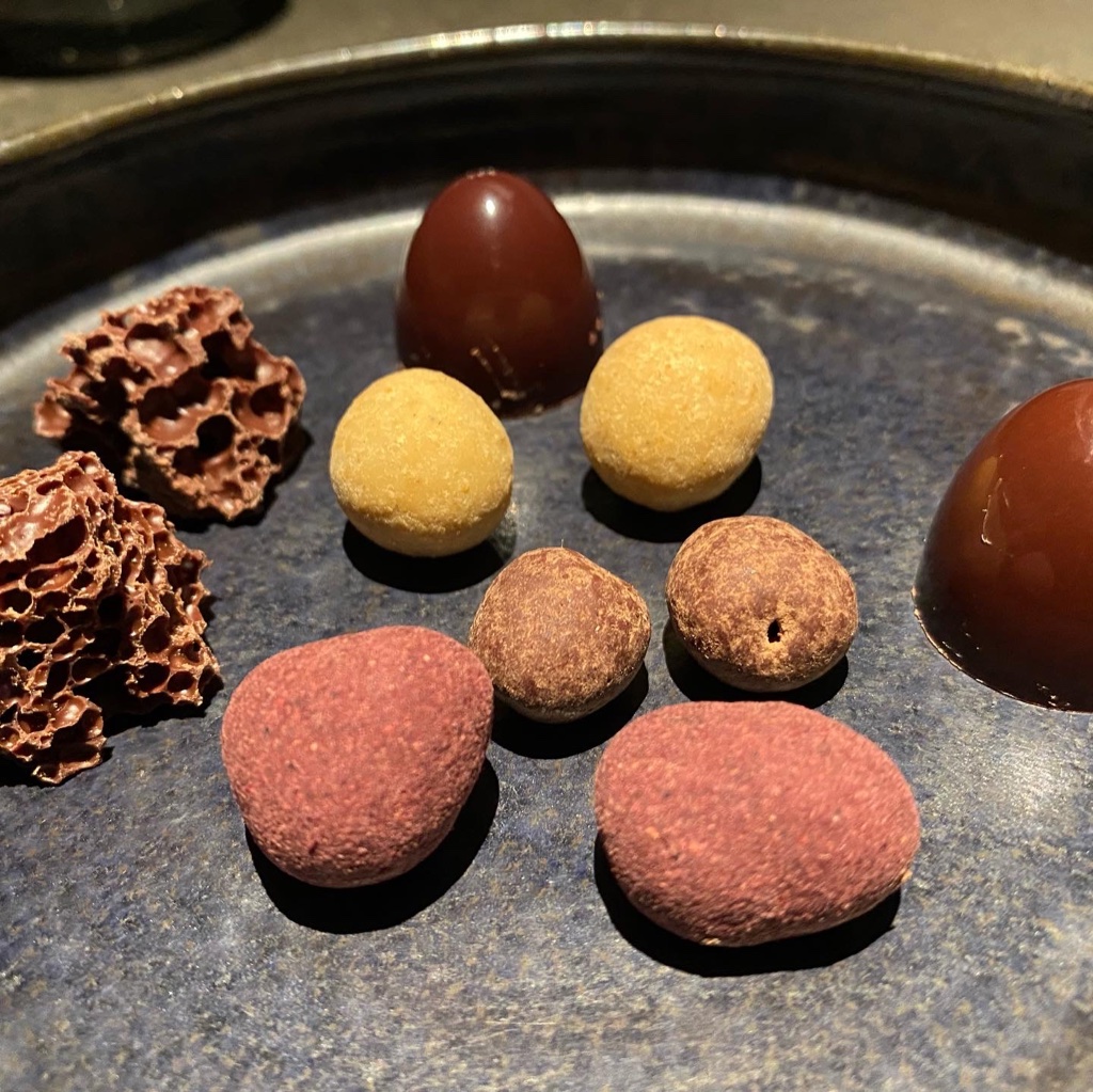 Petit fours